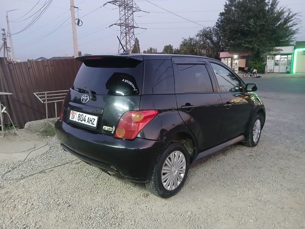 Toyota Ist: 2003 г., 1.3 л, Автомат, Бензин, Хэтчбэк: фото 3
