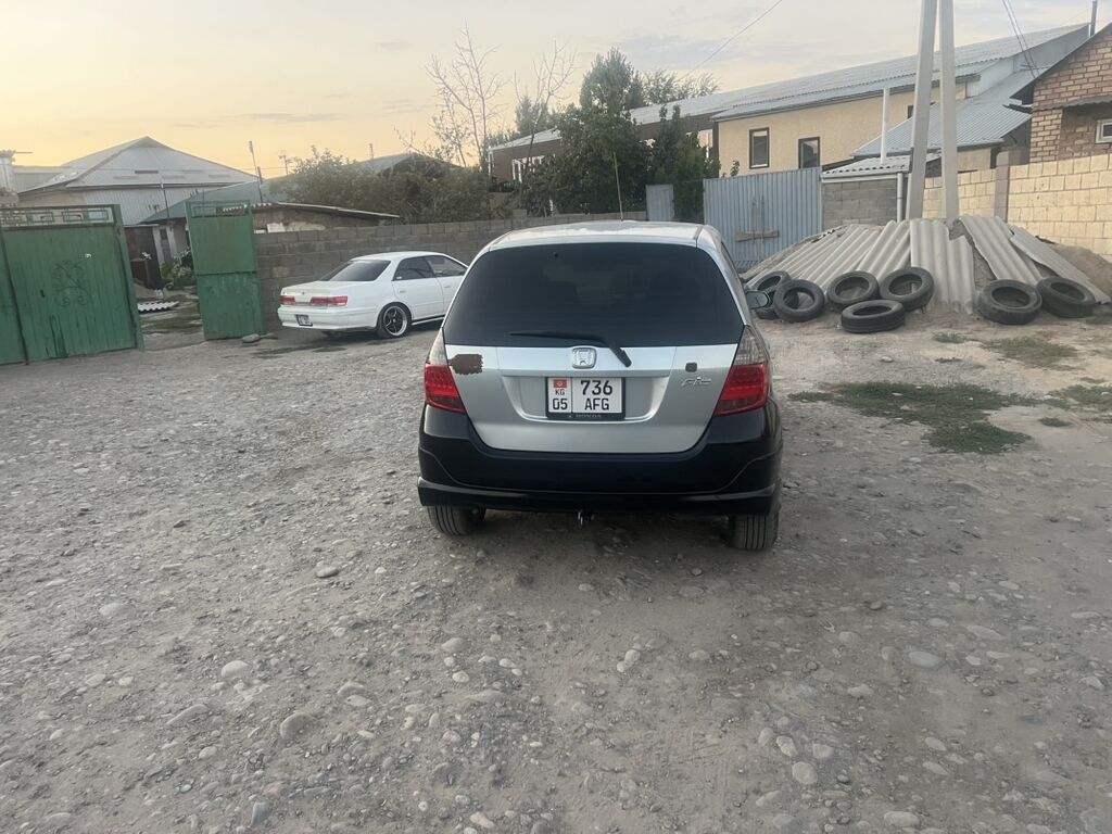 Honda Fit: 2002 г., Автомат, Бензин, Хэтчбэк: фото 4