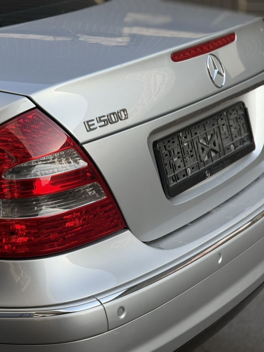 Mercedes-Benz E-Class: 2002 г., 5 л, Автомат, Бензин, Седан: фото 2