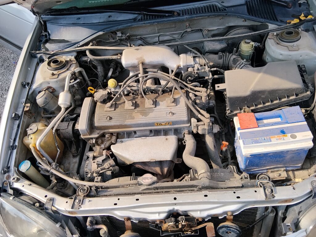 Toyota Carina E: 1999 г., 1.8 л, Механика, Бензин, Седан: фото 2