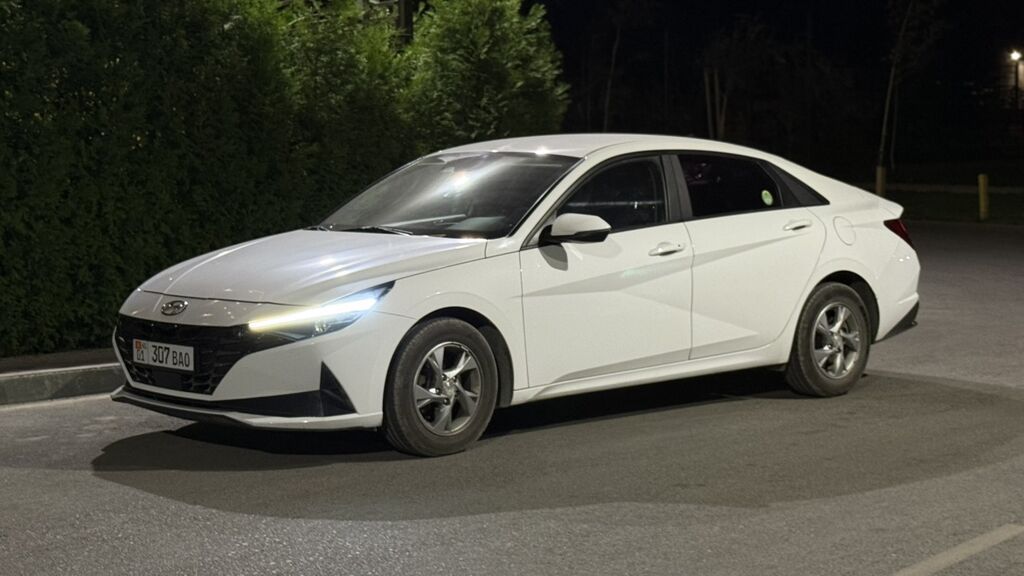 Hyundai Avante: 2020 г., 1.6 л, Робот, Бензин, Седан: фото 2