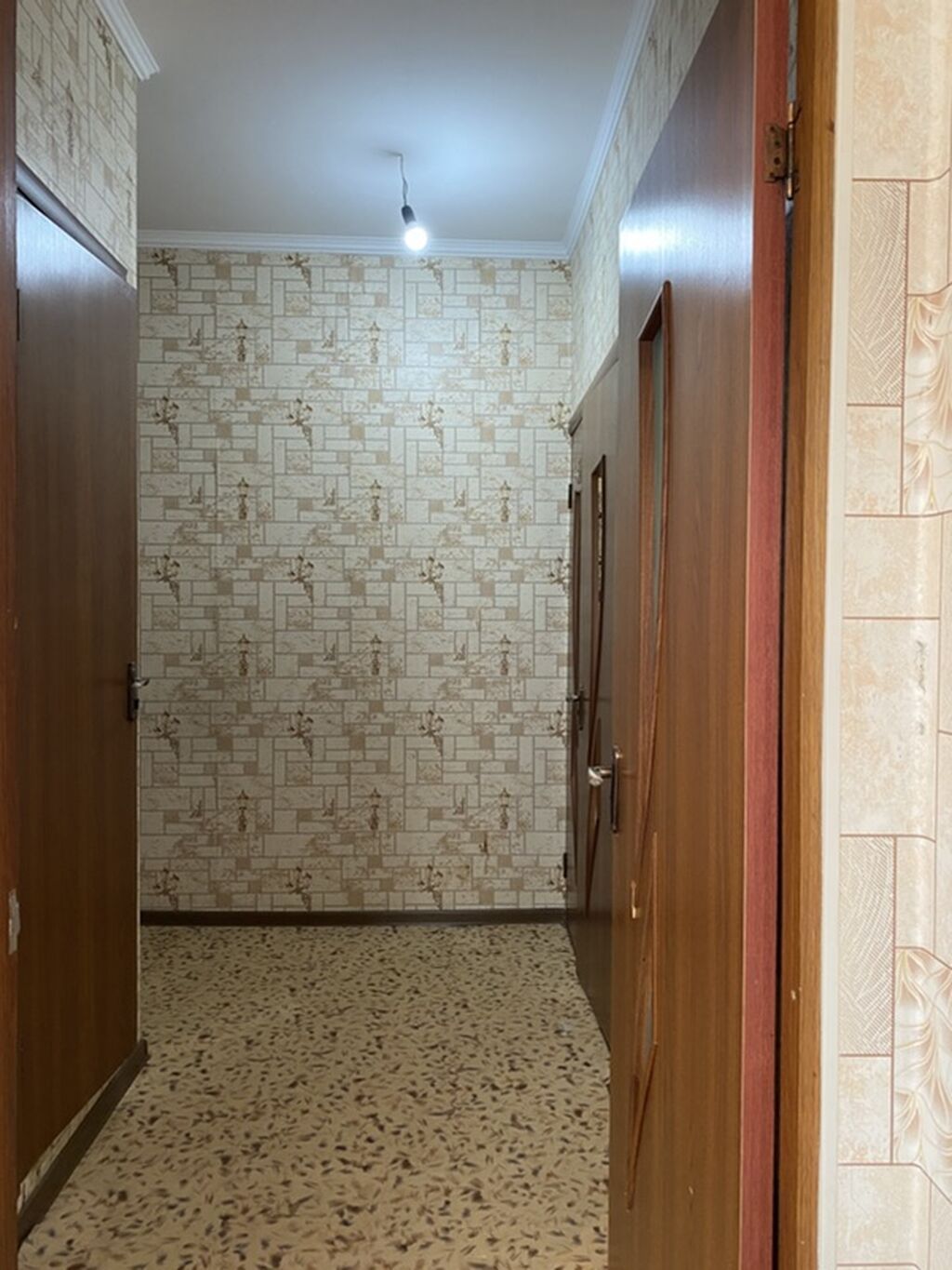 1 комната, 35 м², 105 серия, 9 этаж, Требуется ремонт: фото 2