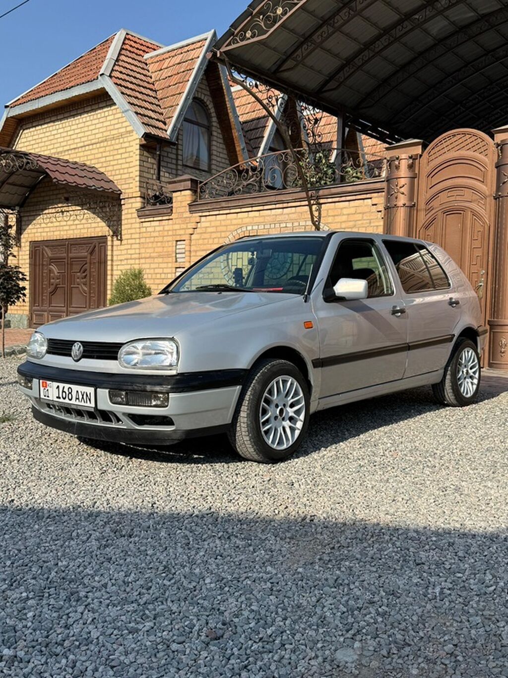 Volkswagen Golf: 1993 г., 1.8 л, Бензин, Хэтчбэк: фото 1