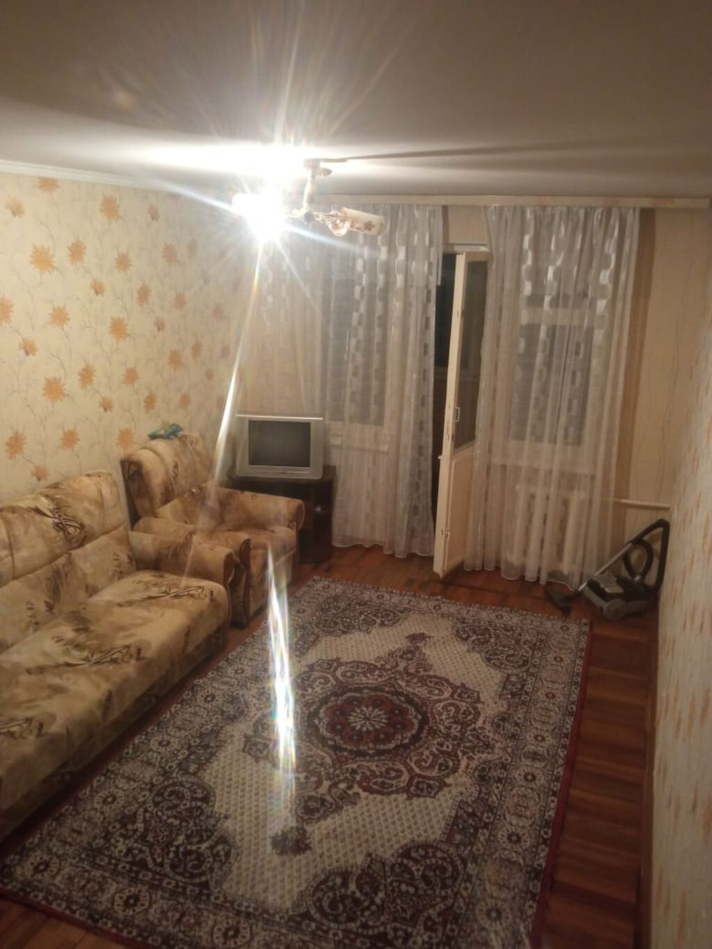 1 комната, 5 мкр Собственник, Семейным, С мебелью полностью: фото 1