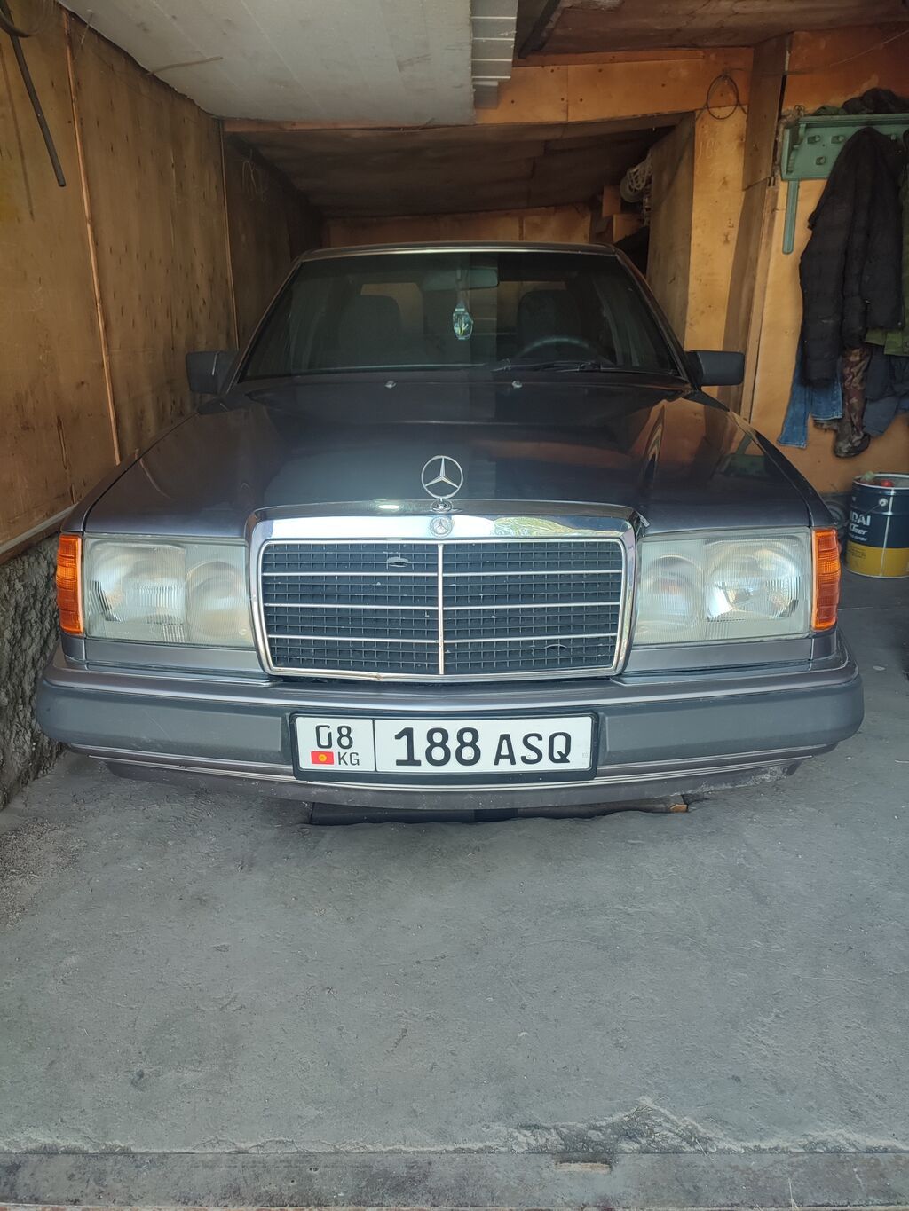 Mercedes-Benz W124: 1990 г., 2.5 л, Механика, Бензин, Седан: фото 6