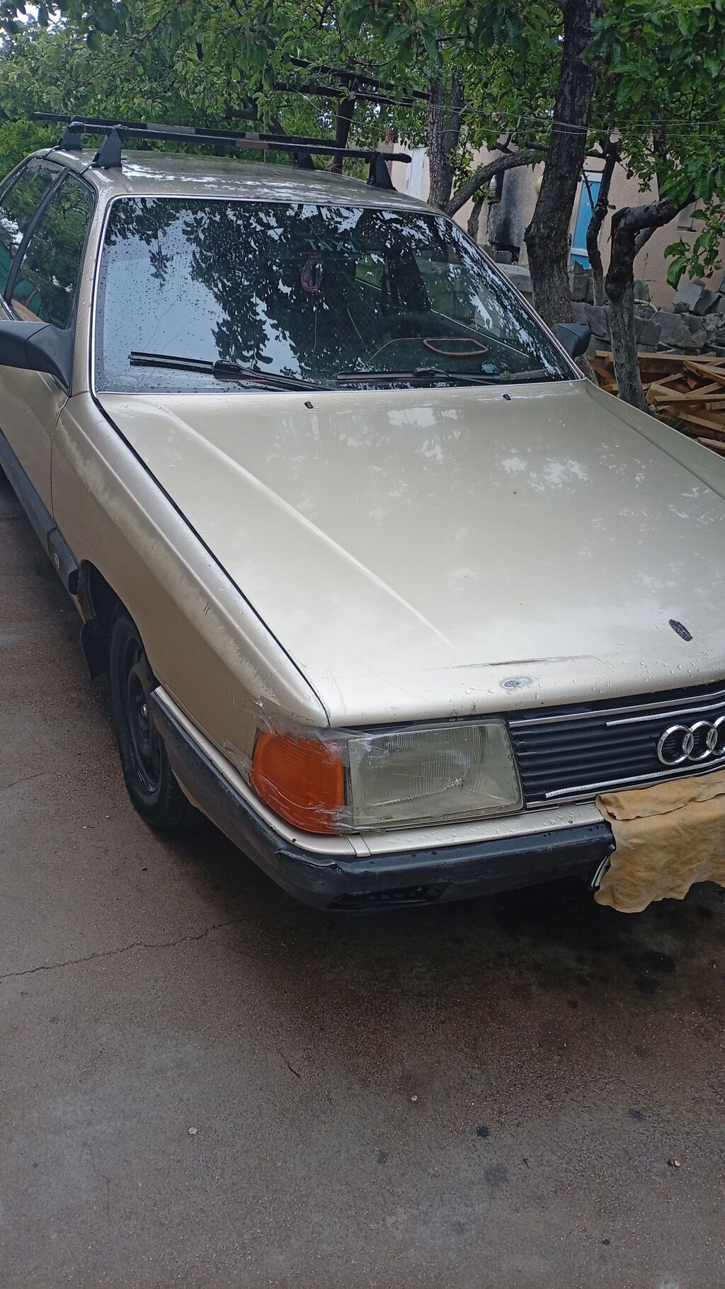 Audi 100: 1985 г., 2.2 л, Механика, Бензин, Седан: фото 6