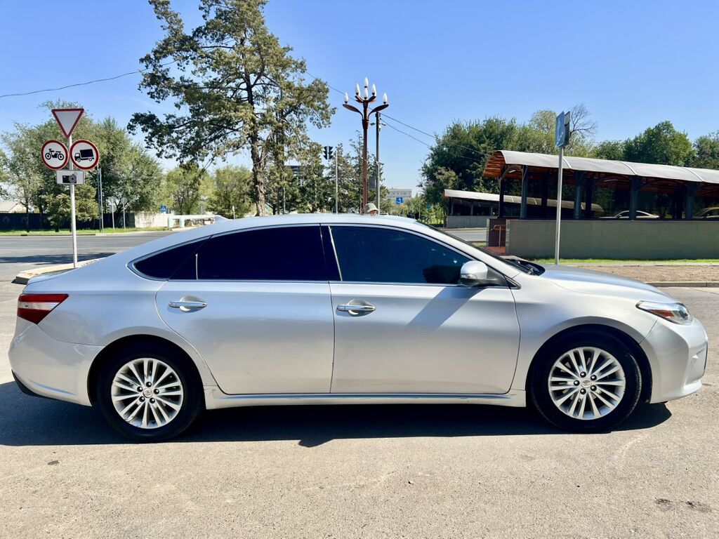 Toyota Avalon: 2013 г., 2.5 л, Автомат, Гибрид, Седан: фото 3