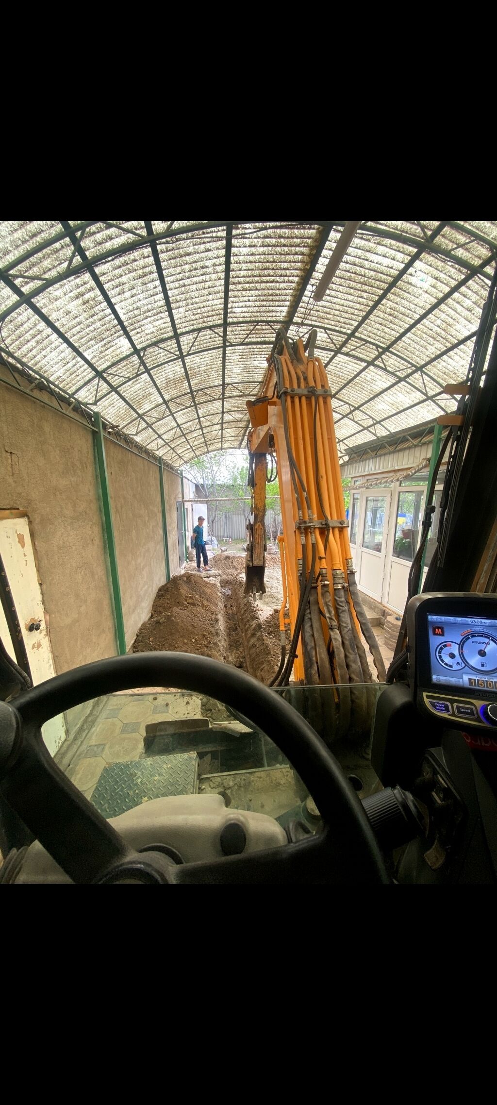 Услуги экскаватора | Выкорчевывание пней, Траншеи, Котлованы: фото 1