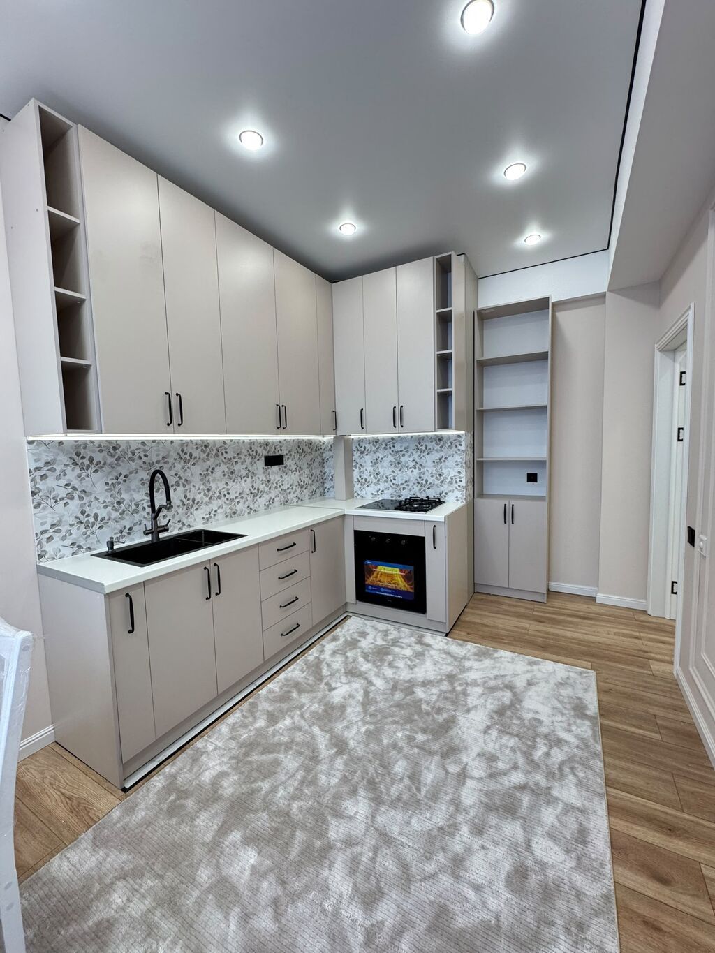 2 комнаты, 82 м², Политех Элитка, 3 этаж, Евроремонт: фото 1
