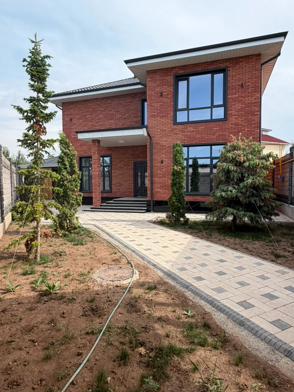 Новый двухэтажный дом в Арча-Бешик 170 м² | 4 сотки 5+ комнат: фото 1