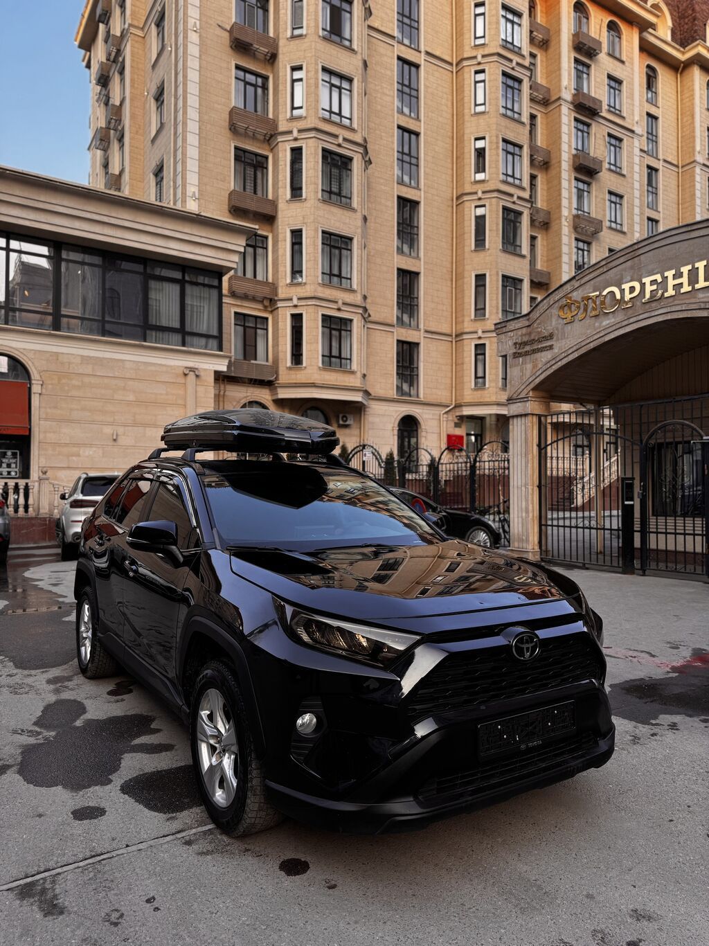 Toyota RAV4: 2019 г., 2.5 л, Автомат, Бензин, Кроссовер: фото 2