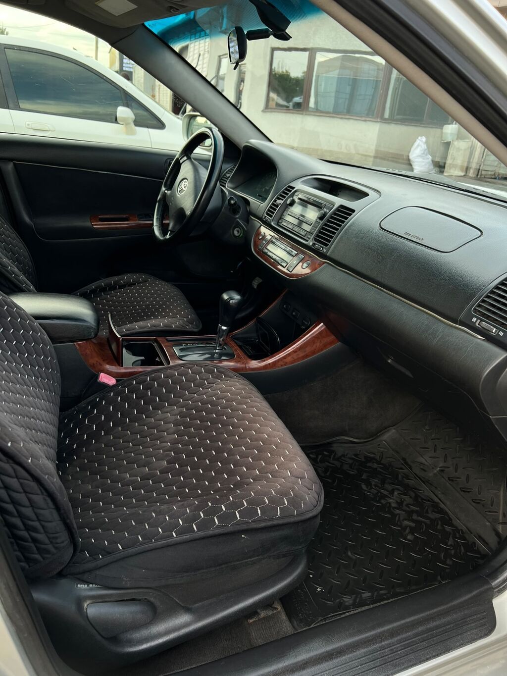 Продам Toyota Camry 2003, автомат, бензин: фото 3