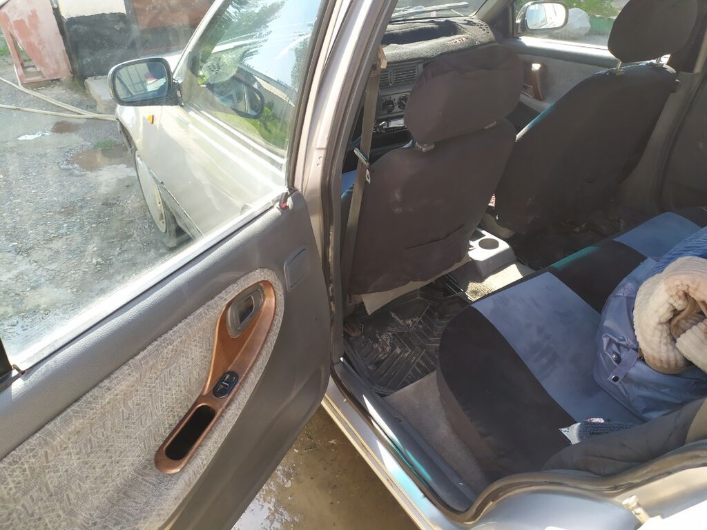 Daewoo Nexia: 2003 г., 1.5 л, Механика, Бензин, Седан: фото 3