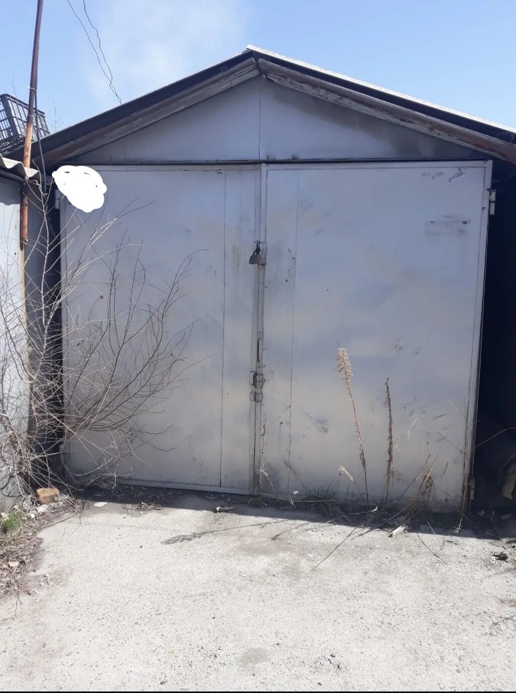 Гараж для маленьких машин: fit, Golf: 1300 USD Продаю гараж | Бишкек ...