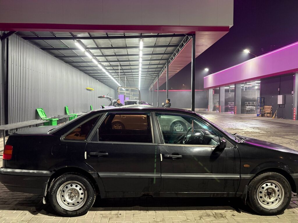 Volkswagen Passat: 1994 г., 1.8 л, Механика, Бензин, Седан: фото 3