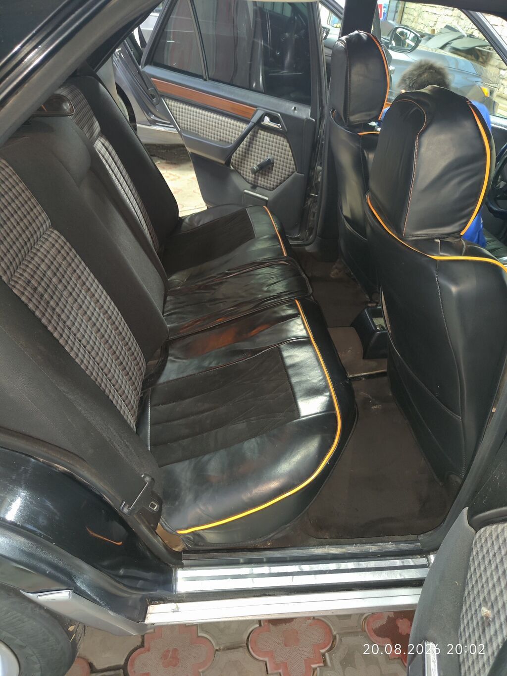 Mercedes-Benz W124: 1994 г., 2.2 л, Механика, Бензин, Седан: фото 6