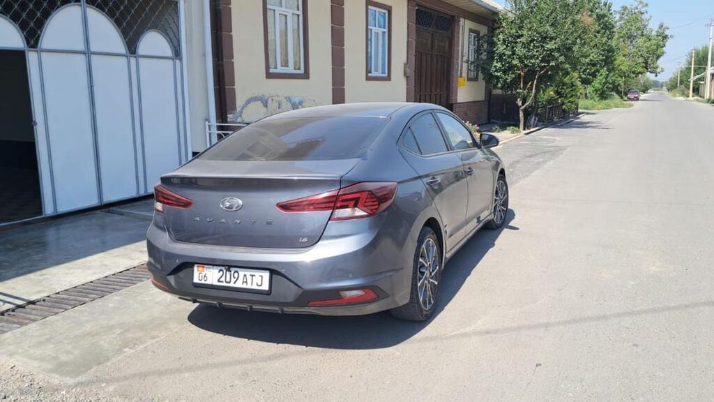 Hyundai Elantra: 2019 г., Бензин, Седан: фото 4