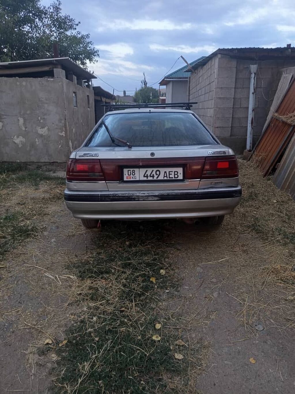 Mazda 626: 1989 г., 0.2 л, Механика, Бензин, Седан: фото 1