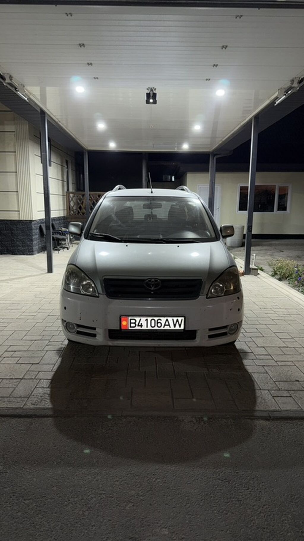 Продам Toyota Avensis Verso 2002 г.: фото 1