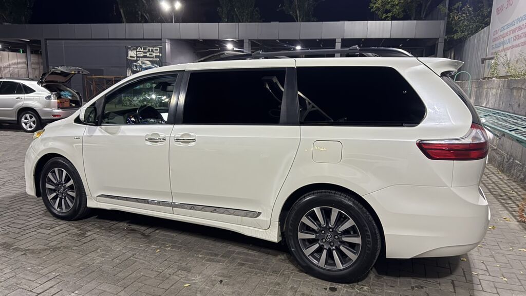 Toyota Sienna: 2018 г., 3.5 л, Автомат, Бензин, Минивэн: фото 5