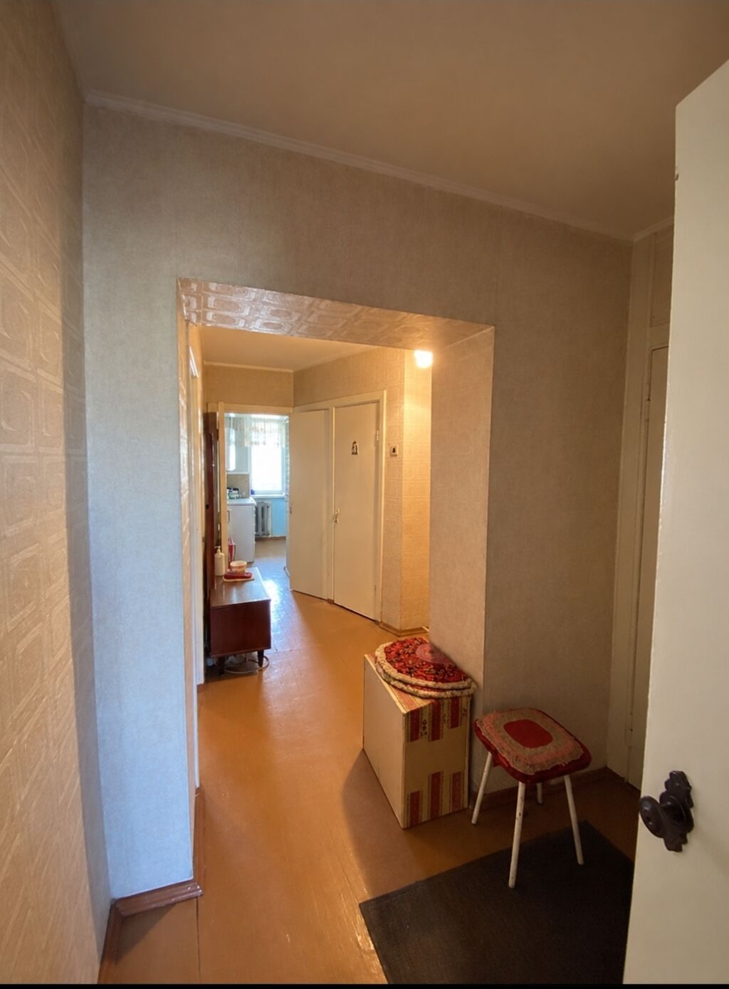 3 комнаты, 63 м², ТЦ Весна Индивидуалка, 4 этаж, Требуется ремонт: фото 2