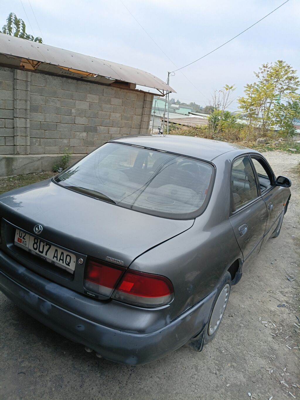 Mazda 626: 1992 г., Механика, Седан: фото 3