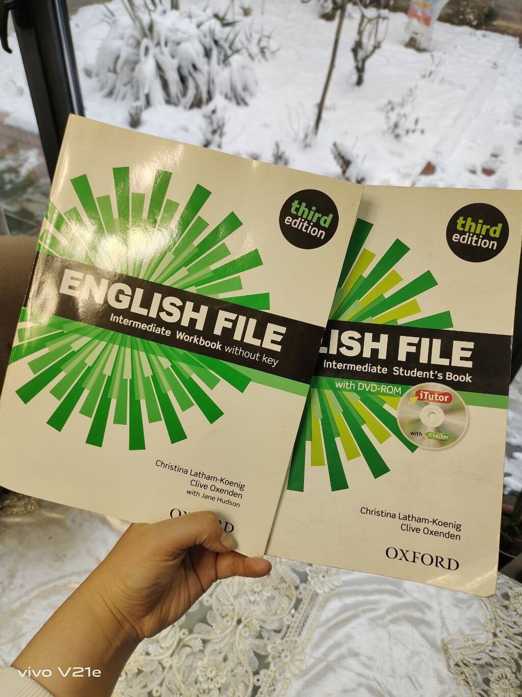 Продаются книга ENGLISH FILЕ, и рабочая: Договорная ➤ Книги, журналы, CD,  DVD | Ош | 107268482 ᐈ lalafo.kg