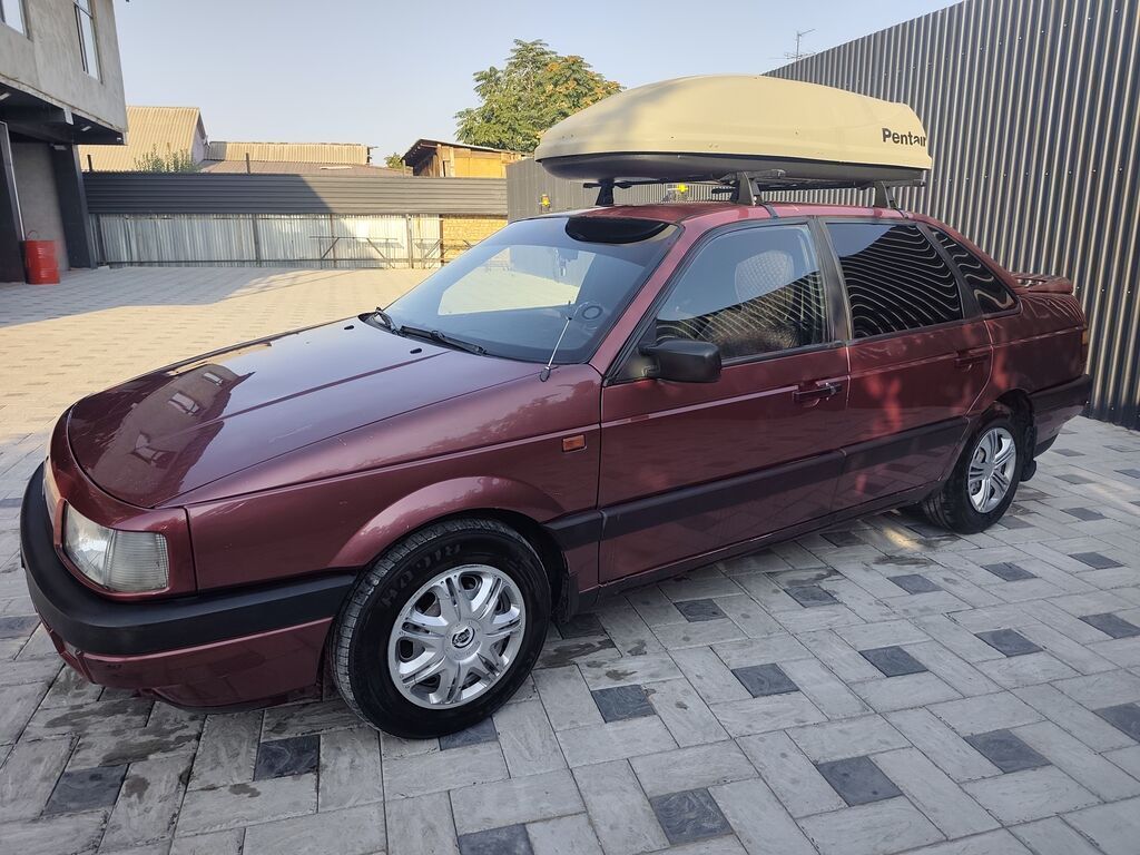 Volkswagen Passat: 1988 г., 1.8 л, Механика, Газ, Седан: фото 2