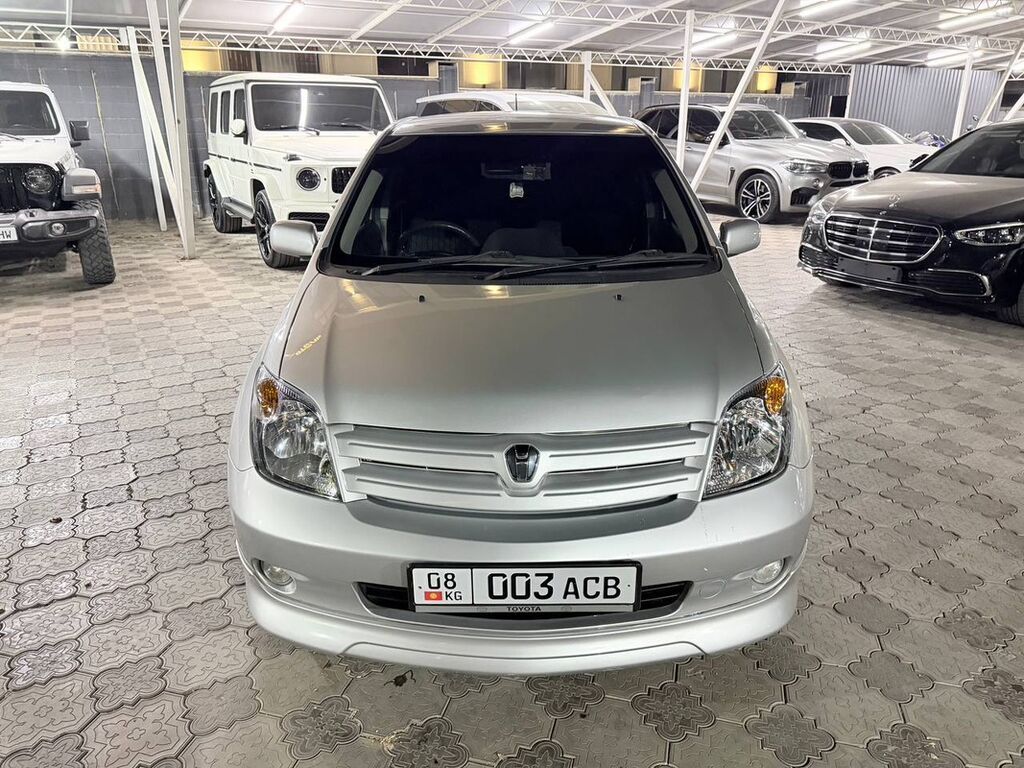 Toyota Ist: 2003 г., Автомат, Бензин, Хэтчбэк: фото 3