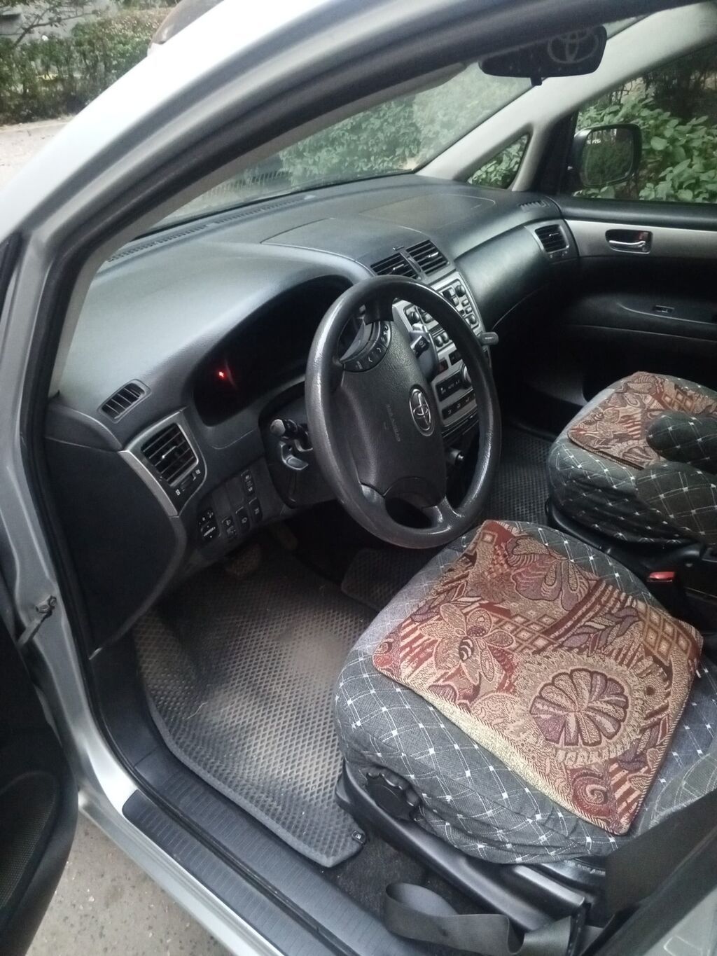 Toyota Avensis Verso: 2005 г., 2 л, Автомат, Бензин, Минивэн: фото 4