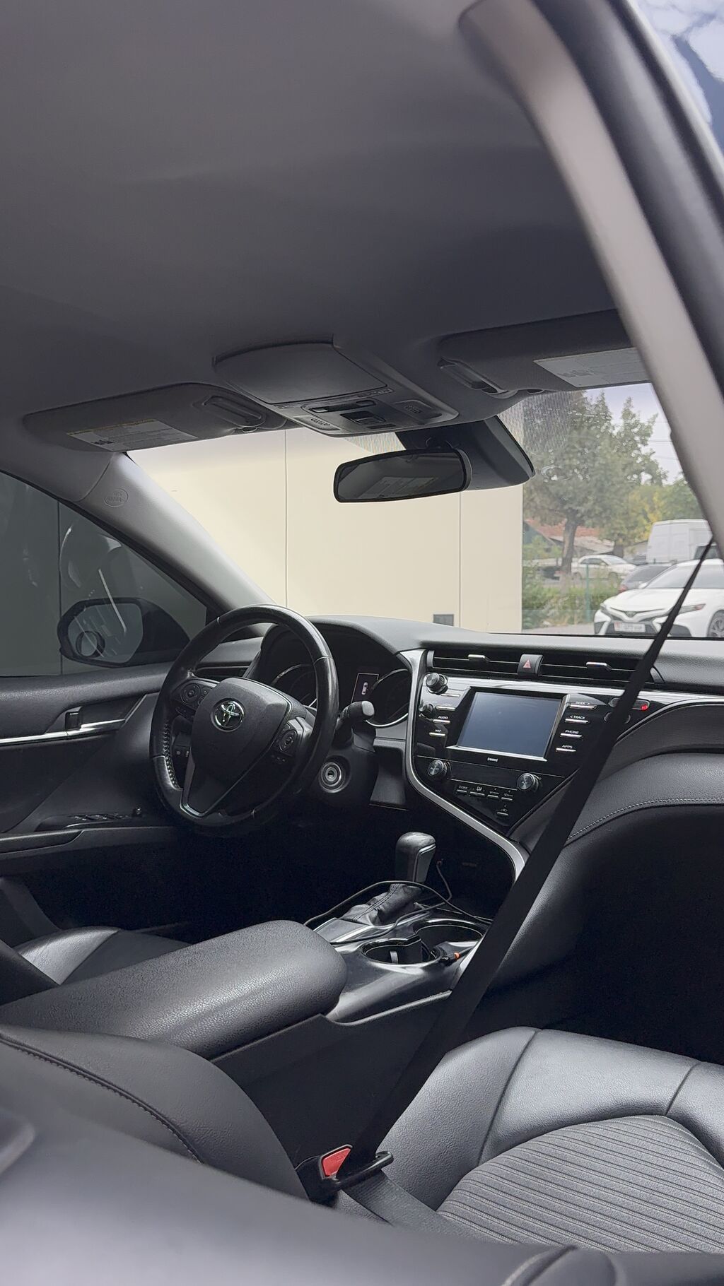 Toyota Camry: 2020 г., 2.5 л, Автомат, Бензин, Седан: фото 5