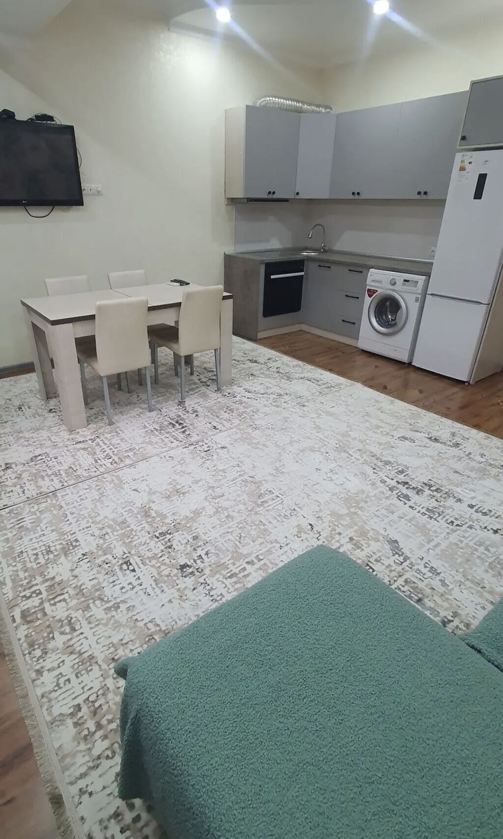 Сдаётся 2-комнатная студия в ЖК Бристоль в районе Асанбай. Квартира: фото 3