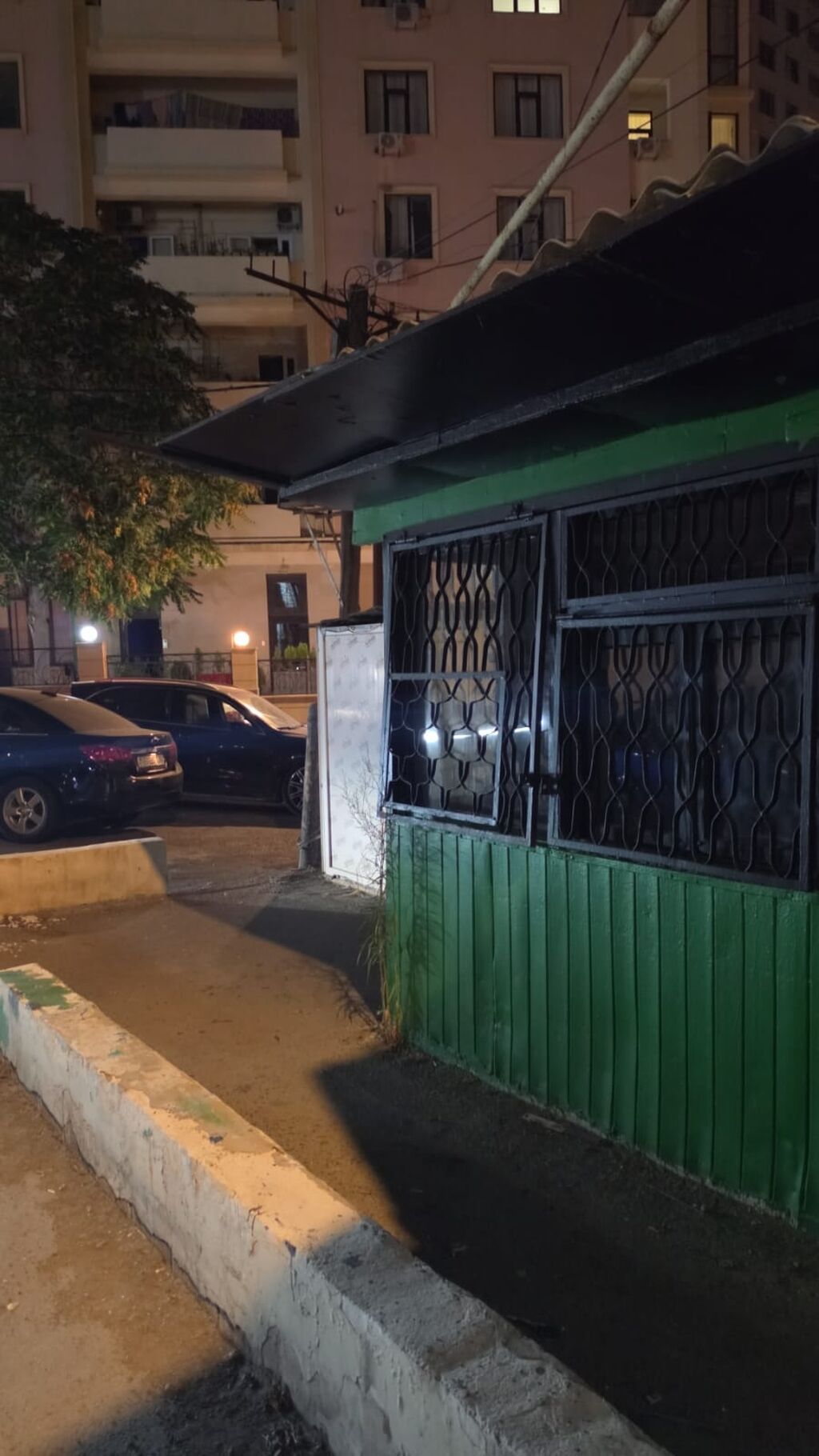 Köşk (KYOSK) arendaya (icarəyə) verilir. Bakı ş. Nərimanov rayonu