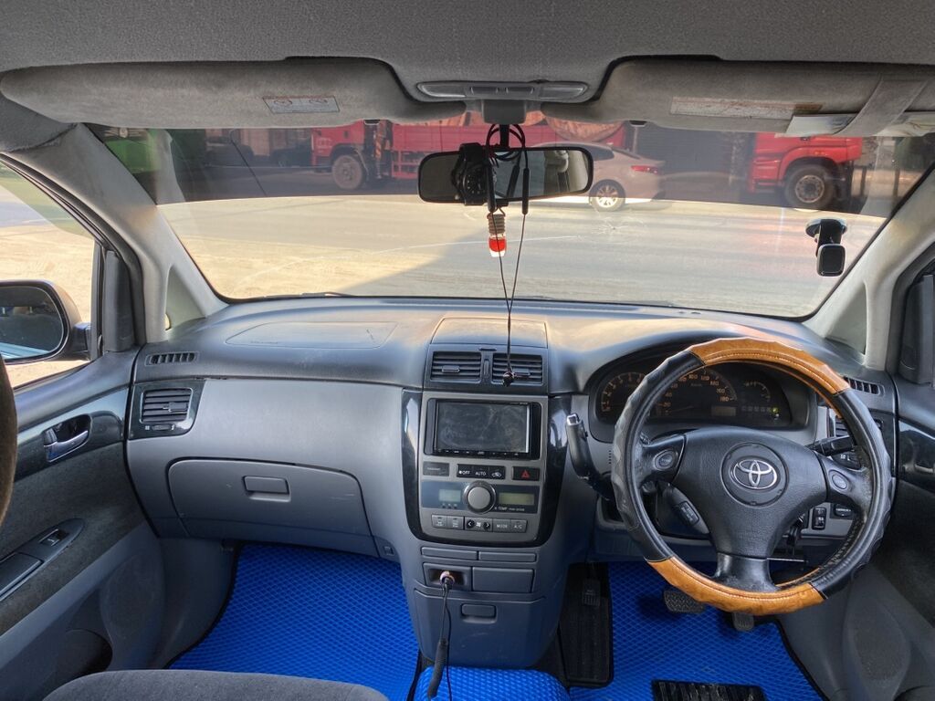 Toyota Ipsum: 2002 г., 2.4 л, Автомат, Бензин, Минивэн: фото 8