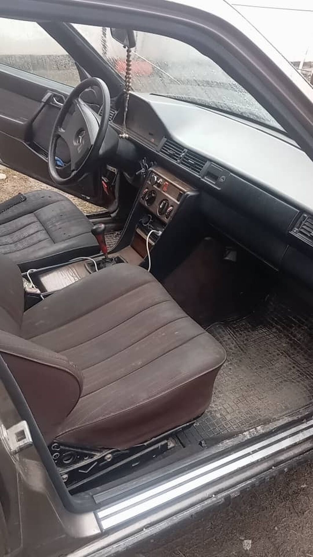 Mercedes-Benz W124: 1988 г., 2.3 л, Механика, Бензин, Седан: фото 5