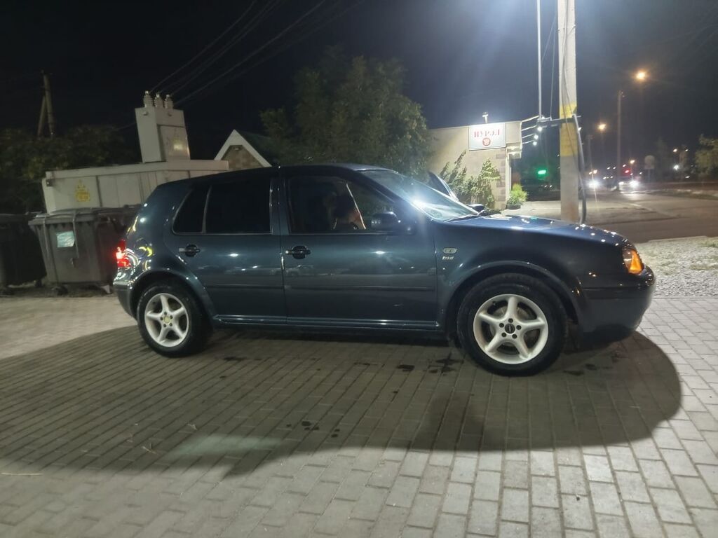 Volkswagen Golf: 2000 г., 1.6 л, Механика, Бензин, Хэтчбэк: фото 2