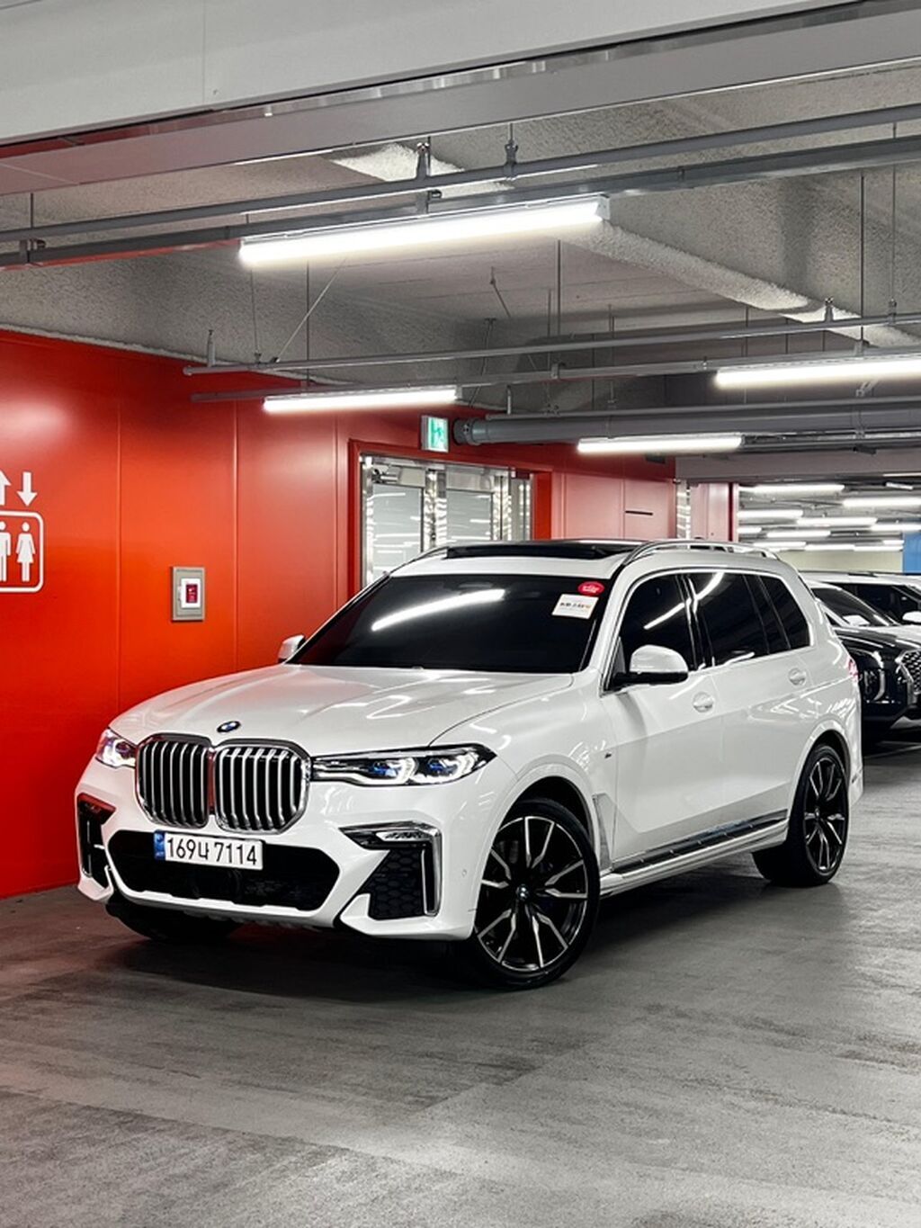 BMW X7: 2021 г., 3 л, Автомат, Бензин, Внедорожник: фото 1