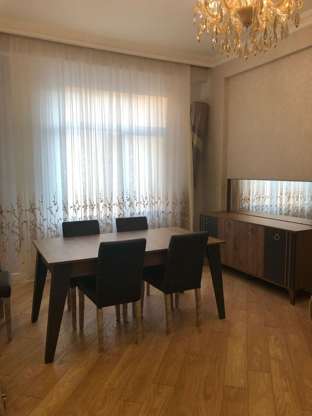 Ağ Şəhərdə – Kirayə mənzil - 2 otaq, 100 m² - 3/7 mərtəbə - Premium