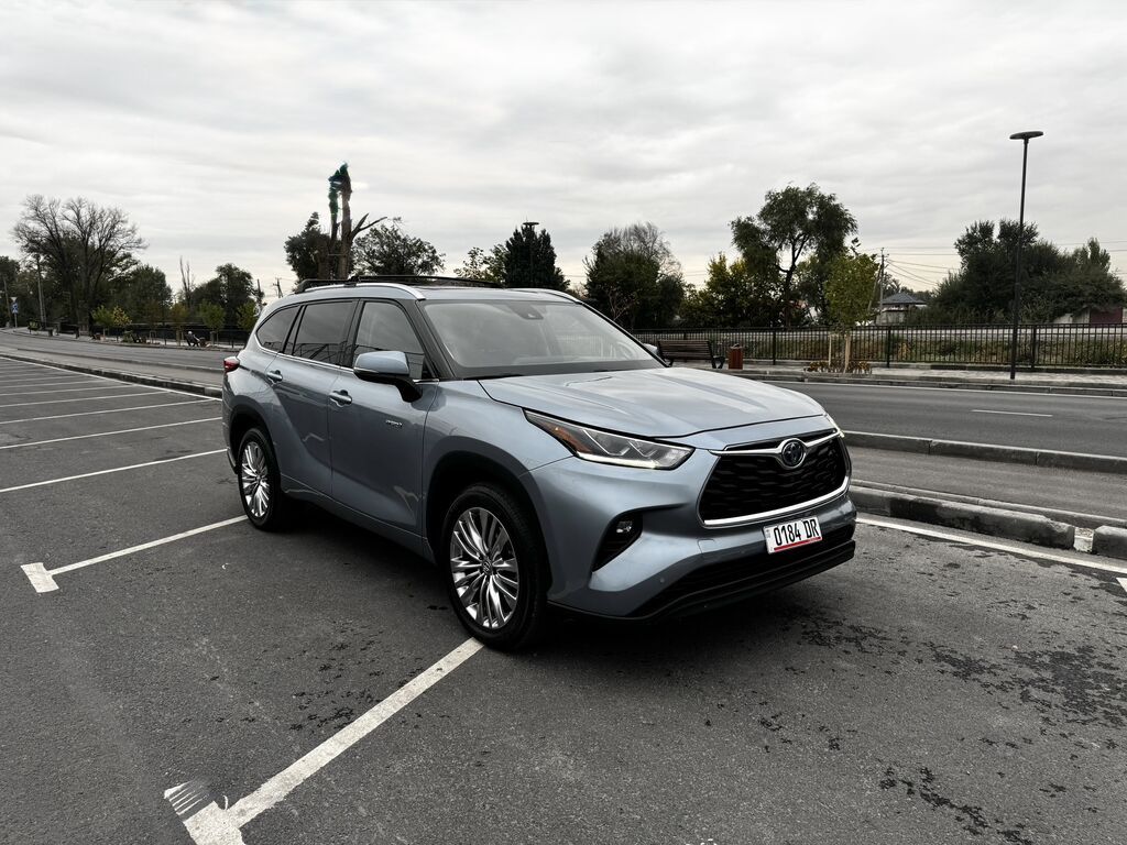 Toyota Highlander: 2022 г., 2.5 л, Вариатор, Гибрид, Кроссовер: фото 1