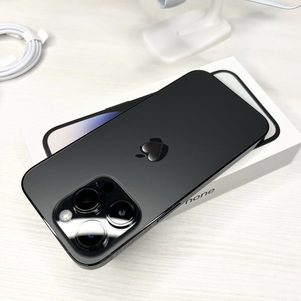 IPhone 14 Pro, Б/у, 256 ГБ, Черный, Коробка, 94 % — фото 1
