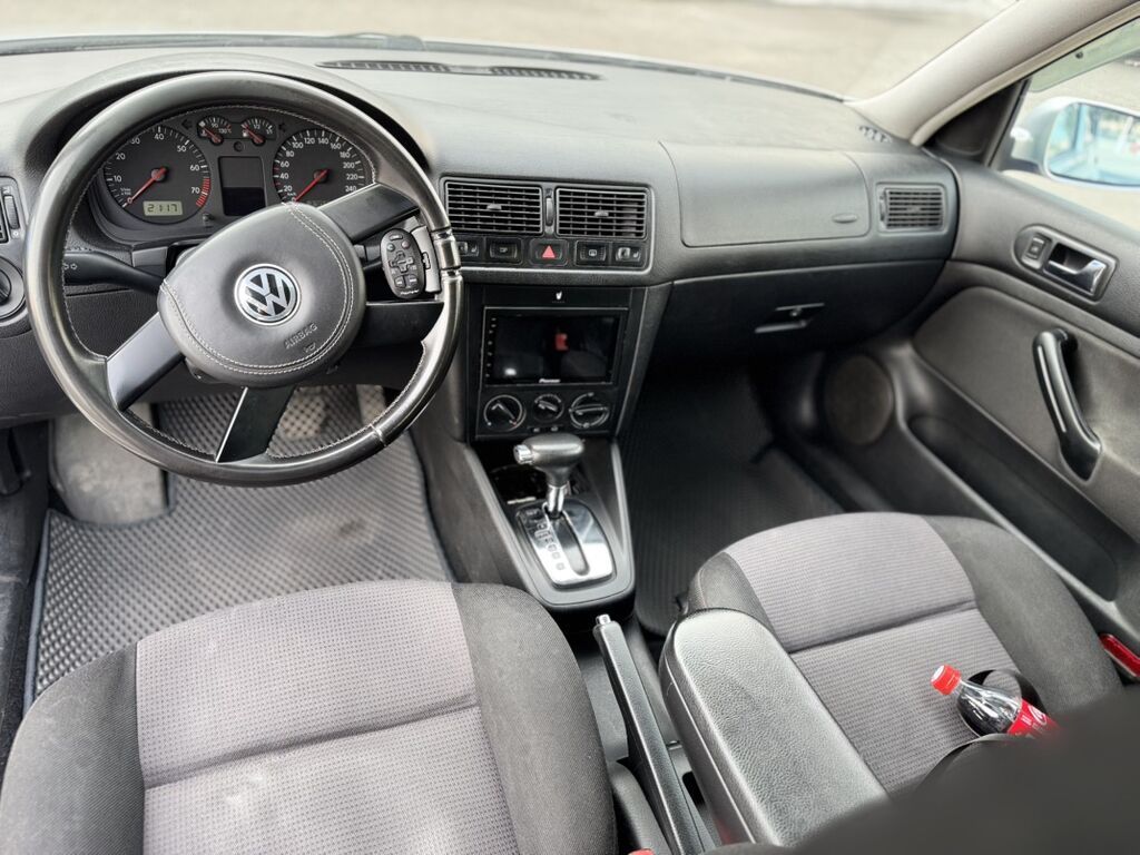 Volkswagen Golf: 2002 г., 2 л, Автомат, Бензин, Хэтчбэк: фото 5
