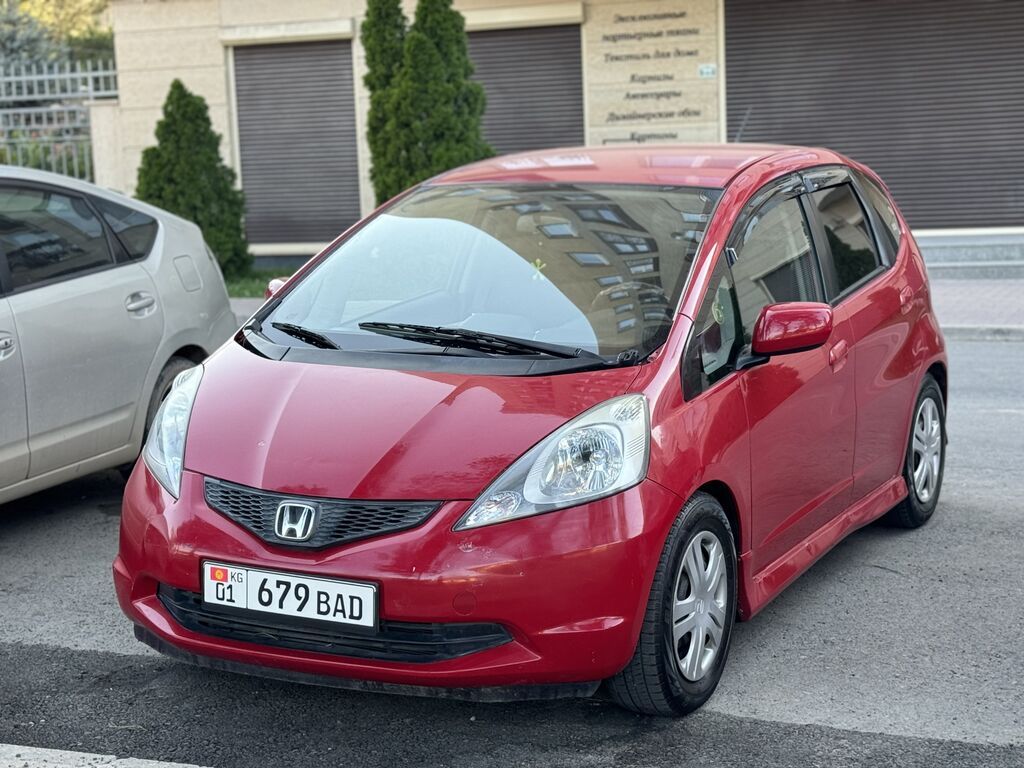 Honda Fit: 2009 г., 1.5 л, Автомат, Бензин, Хэтчбэк: фото 2