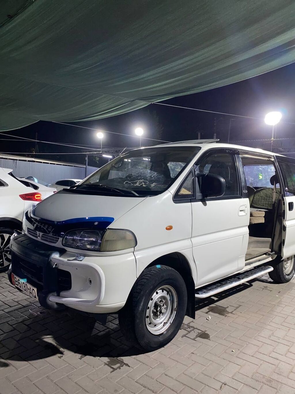 Mitsubishi Space Gear: 1994 г., 2.4 л, Автомат, Бензин, Минивэн: фото 5