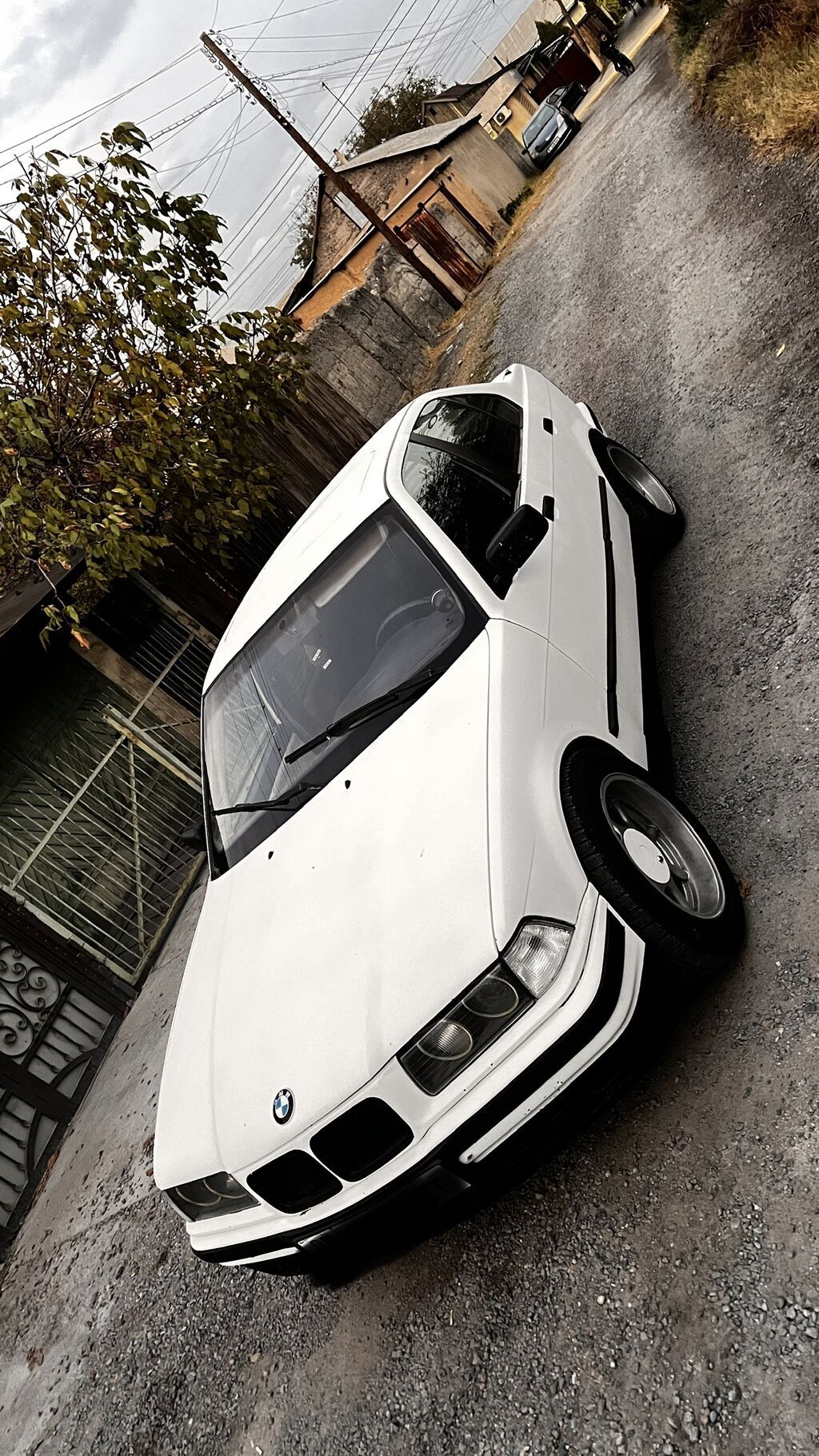 BMW 3 series: 1991 г., 1.6 л, Механика, Седан: фото 2
