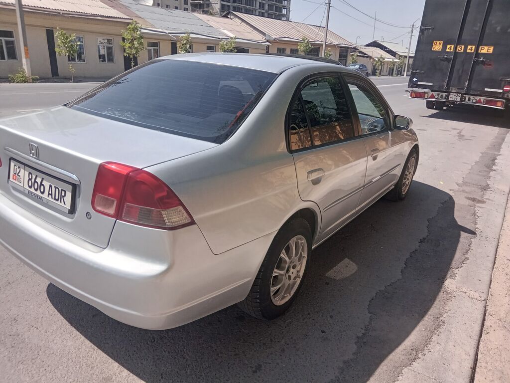 Honda Civic: 2002 г., 1.8 л, Автомат, Бензин, Седан: фото 4