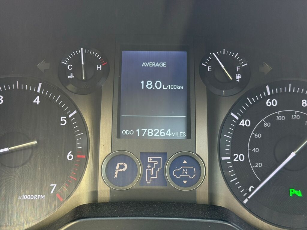 Lexus GX: 2010 г., 4.6 л, Автомат, Бензин, Внедорожник: фото 6