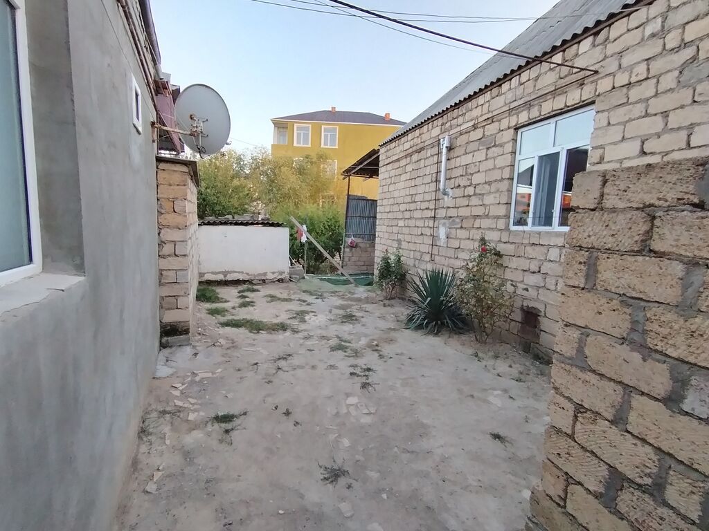 Bakı şəhəri Binəqədi rayonuda Ev satılır 3 otağ 1kuxna Hamam Tualet