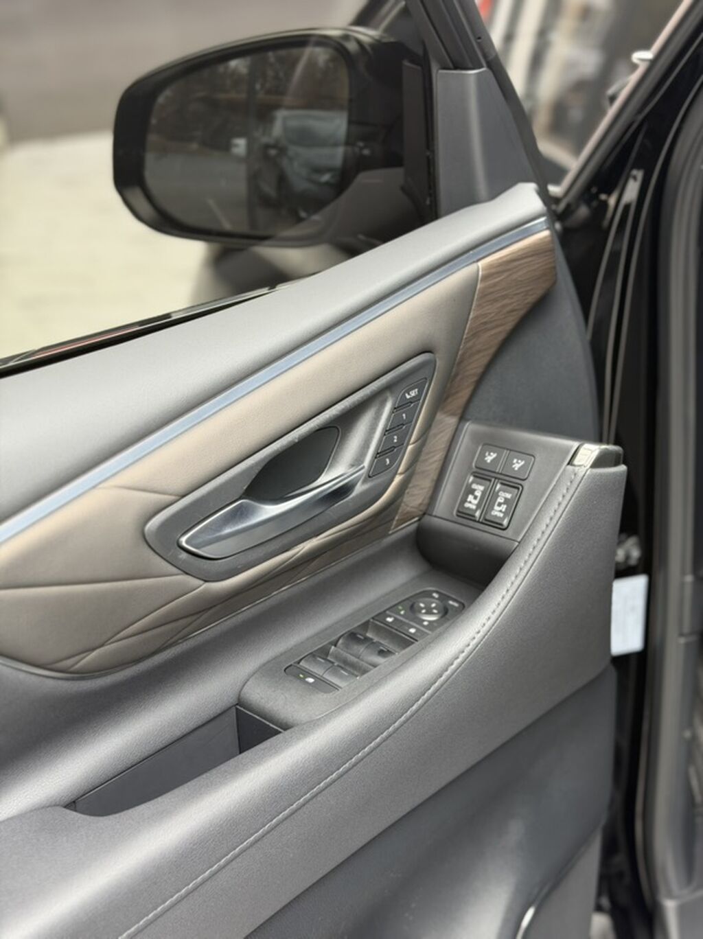 Toyota Alphard: 2025 г., 2.5 л, Гибрид, Минивэн: фото 7
