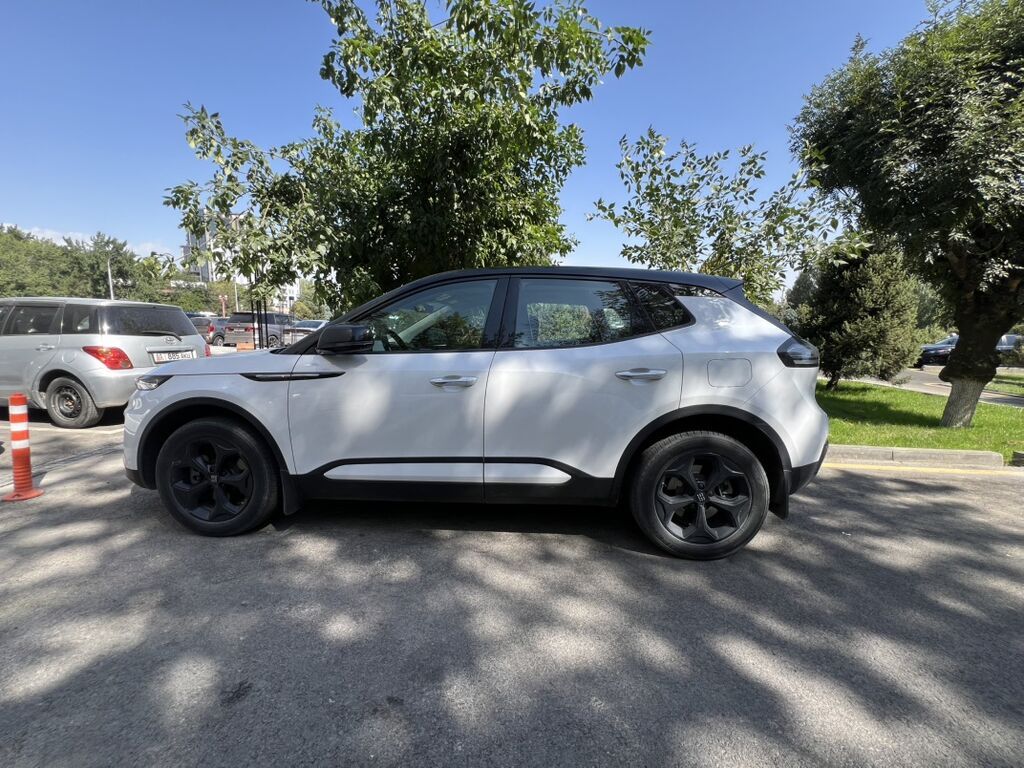 Enovate ME5 | Plug-in Hybrid Запас хода на электричестве: 155 км: фото 2