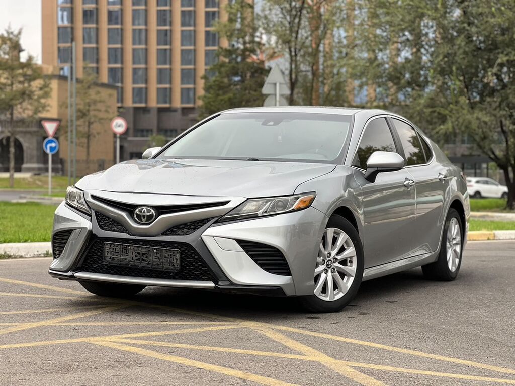 Toyota Camry: 2019 г., 2.5 л, Автомат, Бензин, Седан: фото 2